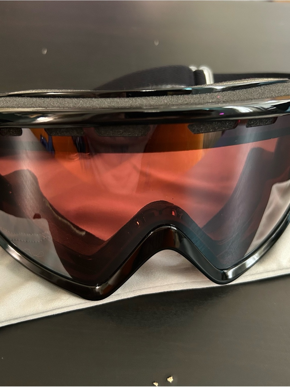 Bollé Mojo Ski Goggles - Black frame with red rose tint - OTG
